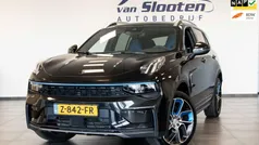 Zwart, metallic lak Gebruikt 2024 Lynk & Co 01 SUV | € 31.750 (Eerlijke prijs)