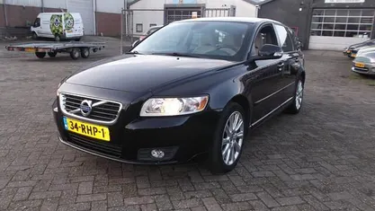 Gebruikt 2011 Volvo V50 Business Edition Stationwagen | € 5.950 (Eerlijke prijs)