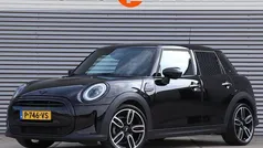 Gebruikt 2022 Mini ONE Business Hatchback | € 17.950 (Eerlijke prijs)