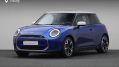 Blauw Gebruikt 2025 Mini Cooper SE Favoured Hatchback | € 39.440 (Eerlijke prijs)