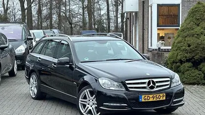 Zwart (metallic) Gebruikt 2011 Mercedes C220 Avantgarde Stationwagen | € 5.450 (Goede deal)