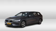 Grijs Gebruikt 2021 Volvo V60 Momentum Stationwagen | € 22.995 (Eerlijke prijs)