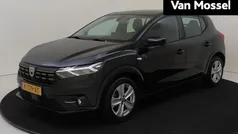 Zwart Gebruikt 2021 Dacia Sandero Comfort Hatchback | € 13.935 (Eerlijke prijs)