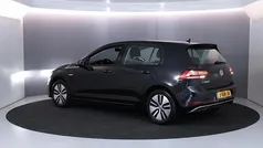 Zwart Gebruikt 2020 VW e-Golf Hatchback | € 12.949 (Eerlijke prijs)