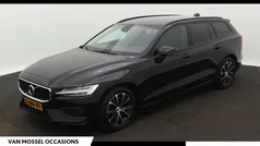 Zwart Gebruikt 2021 Volvo V60 Momentum Stationwagen | € 28.940 (Goede deal)