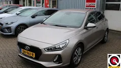 Wit Gebruikt 2019 Hyundai i30 Premium Hatchback | € 13.950 (Eerlijke prijs)