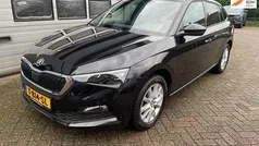 Zwart (metallic) Gebruikt 2022 Skoda Scala Business Line Hatchback | € 17.900 (Eerlijke prijs)