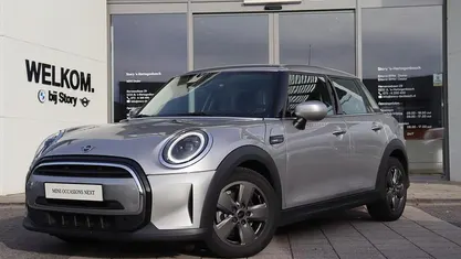 Gebruikt 2023 Mini Cooper Classic Hatchback | € 25.450 (Eerlijke prijs)