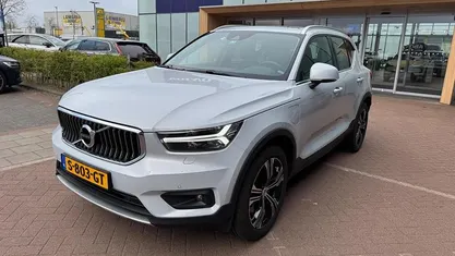 Grijs Occasion 2023 Volvo XC40 Inscription SUV | € 34.894 (Eerlijke prijs)