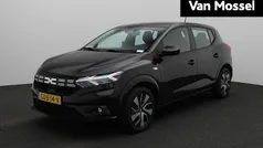 Zwart Gebruikt 2024 Dacia Sandero Expression Hatchback | € 17.925 (Eerlijke prijs)