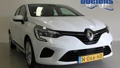Wit Gebruikt 2021 Renault Clio V Business Hatchback | € 10.389 (Eerlijke prijs)