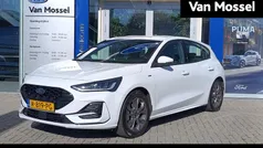 Wit Gebruikt 2022 Ford Focus ST-Line Hatchback | € 20.945 (Goede deal)