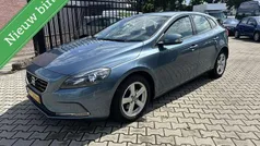 Blauw Gebruikt 2012 Volvo V40 Momentum Stationwagen | € 4.950 (Super prijs)
