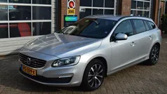 Grijs Gebruikt 2017 Volvo V60 Stationwagen | € 14.799 (Eerlijke prijs)