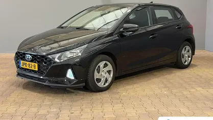 Zwart Occasion 2022 Hyundai i20 Comfort Hatchback | € 17.895 (Eerlijke prijs)