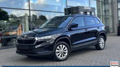Zwart Gebruikt 2023 Skoda Karoq Ambition SUV | € 27.950 (Eerlijke prijs)