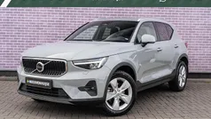 Grijs Gebruikt 2023 Volvo XC40 Core SUV | € 42.894 (Eerlijke prijs)
