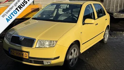 Geel Occasion 2001 Skoda Fabia Classic Hatchback | € 1.399 (Eerlijke prijs)