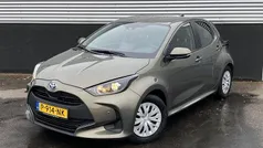 Gebruikt 2022 Toyota Yaris Hybrid Active Hatchback | € 20.900 (Eerlijke prijs)