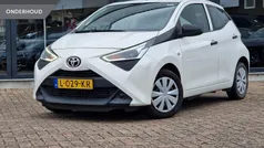 Wit Gebruikt 2021 Toyota Aygo Hatchback | € 10.900 (Eerlijke prijs)