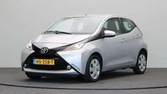 Grijs Gebruikt 2015 Toyota Aygo X-play Hatchback | € 6.745 (Eerlijke prijs)