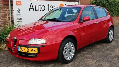Rood Gebruikt 2002 Alfa Romeo 147 Progression Hatchback | € 2.500 (Eerlijke prijs)