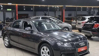 Grijs Gebruikt 2009 Audi A4 Sedan | € 5.950 (Eerlijke prijs)