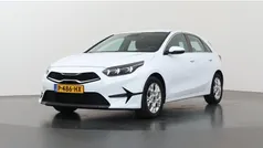 Wit Gebruikt 2022 Kia Ceed Hatchback | € 19.435 (Eerlijke prijs)