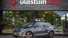Grijs, metallic lak Gebruikt 2018 BMW i3 Basis Hatchback | € 13.950 (Eerlijke prijs)