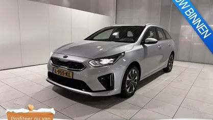 Grijs Occasion 2021 Kia Ceed Hatchback | € 16.900 (Eerlijke prijs)