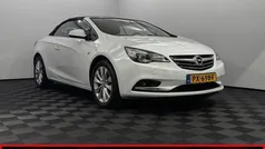 Wit, metallic lak Gebruikt 2016 Opel Cascada Innovation Cabriolet | € 11.950 (Eerlijke prijs)