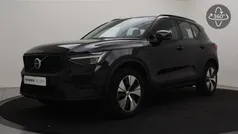 Zwart Gebruikt 2022 Volvo XC40 Plus SUV | € 37.900 (Eerlijke prijs)