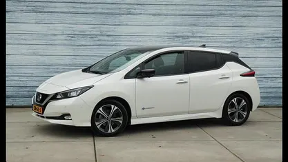 Occasion Nissan Leaf Tekna 110 kW (150 PK) 2018 Wit (metallic) Hatchback