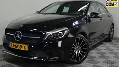 Zwart Gebruikt 2017 Mercedes A160 Ambition Hatchback | € 13.250 (Eerlijke prijs)