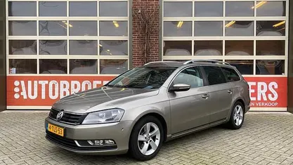 Bruin Gebruikt 2014 VW Passat Edition Stationwagen | € 6.450 (Goede deal)