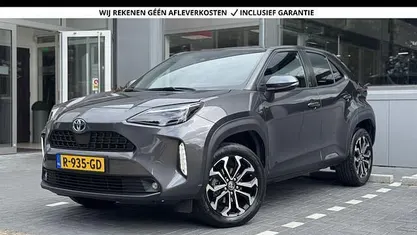 Grijs Occasion 2022 Toyota Yaris Cross SUV | € 27.250 (Eerlijke prijs)