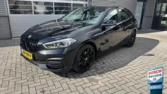 Zwart Gebruikt 2023 BMW 118 Basis Hatchback | € 24.950 (Goede deal)