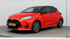 Rood Gebruikt 2021 Toyota Yaris Hybrid Edition Hatchback | € 21.900 (Eerlijke prijs)
