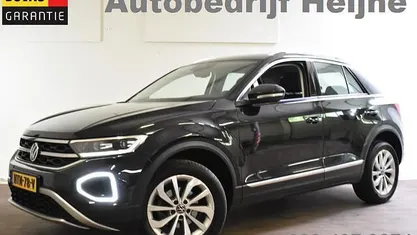 Zwart Gebruikt 2024 VW T-Roc Sport SUV | € 32.445 (Eerlijke prijs)