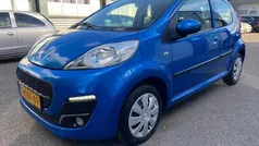 Blauw, metallic lak Gebruikt 2013 Peugeot 107 Active Hatchback | € 4.500 (Eerlijke prijs)