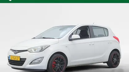 Wit Gebruikt 2014 Hyundai i20 Hatchback | € 6.950 (Eerlijke prijs)