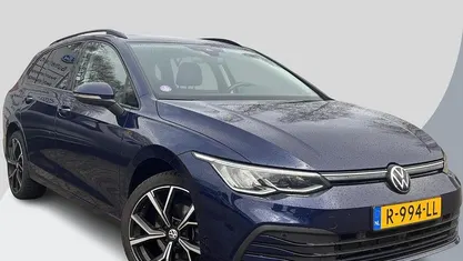 Occasion VW Golf VIII Business 2022 Blauw Stationwagen
