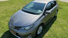 Bruin Gebruikt 2014 Toyota Auris Hatchback | € 11.450 (Eerlijke prijs)