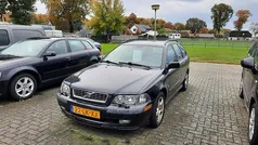 Zwart Gebruikt 2003 Volvo V40 Stationwagen | € 1.499 (Eerlijke prijs)