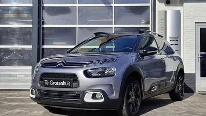 Grijs Occasion 2019 Citroën C4 PureTech SUV | € 10.995 (Eerlijke prijs)