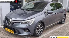 Grijs Gebruikt 2022 Renault Clio V Techno Hatchback | € 14.945 (Eerlijke prijs)