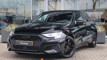 Zwart (metallic) Occasion 2022 Audi A3 Sportback e-tron Proline Hatchback | € 23.700 (Eerlijke prijs)