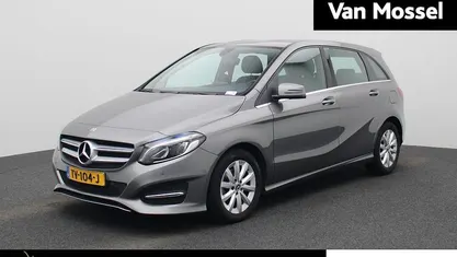 Grijs Gebruikt 2018 Mercedes B180 Ambition MPV | € 17.900 (Eerlijke prijs)