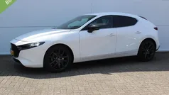Wit Gebruikt 2020 Mazda 3 Hatchback | € 18.935 (Eerlijke prijs)