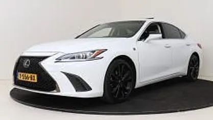 Wit Gebruikt 2023 Lexus ES300H Sport Design Packet Sedan | € 38.945 (Super prijs)